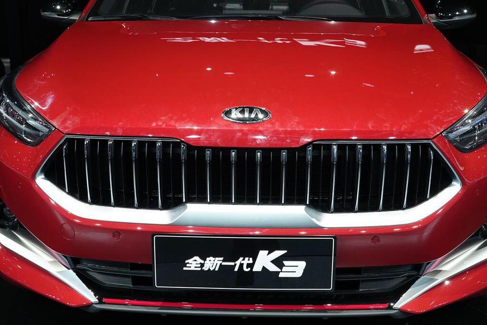 起亚k3-2019款DCT智享运动版，分期付款首付需要多少可以落地？