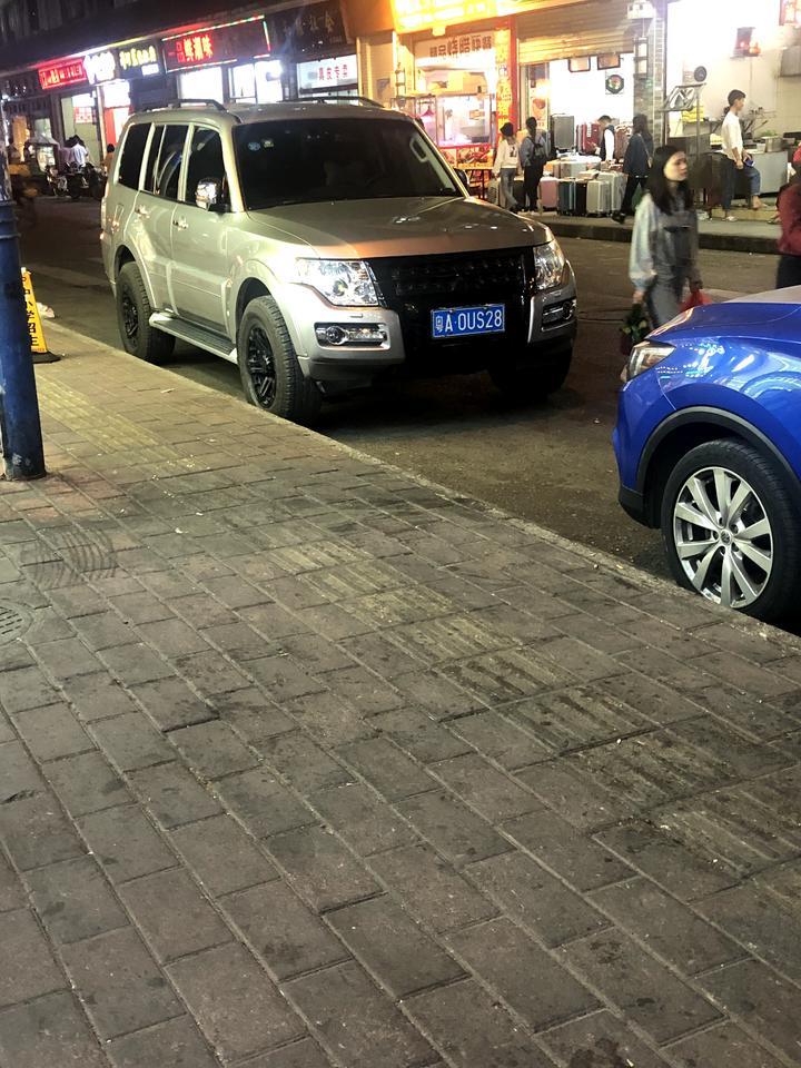 帕杰罗(进口)-帕杰罗V97能不能上牌，能不能首付月供。