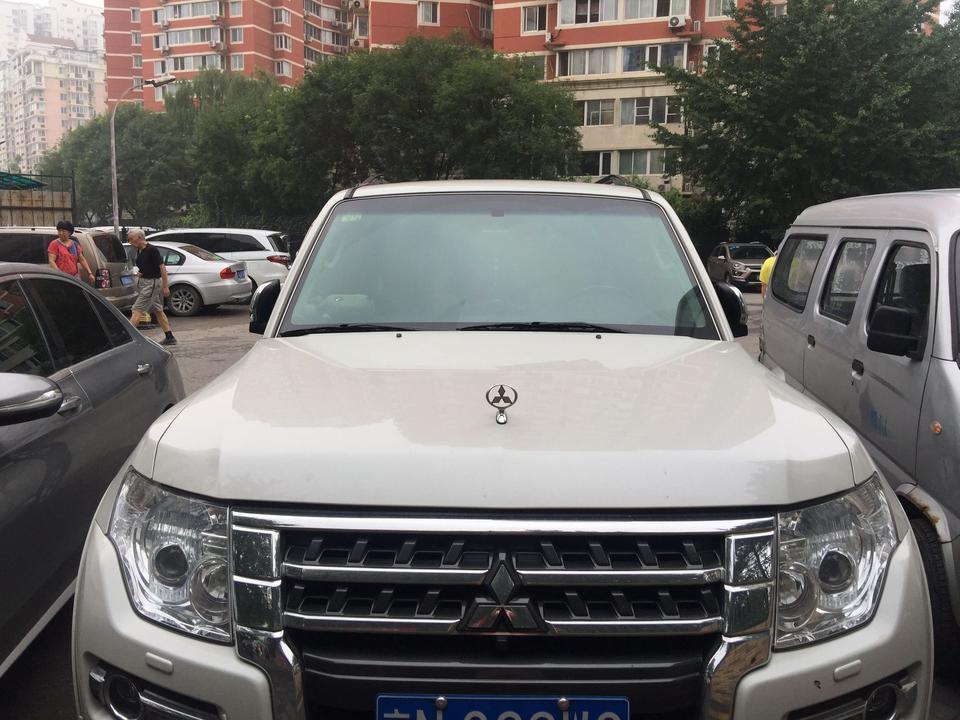 帕杰罗(进口)-请问无敌车友，这款车上为什么有立标呢？