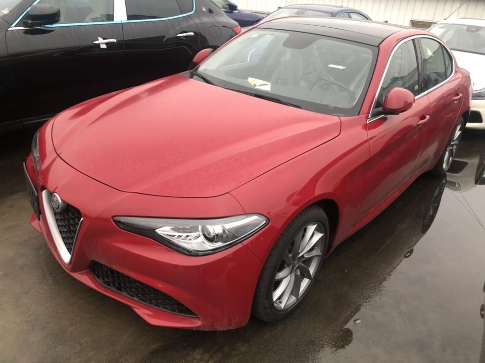 giulia-年初上海提了辆  这车操控没得说绝对是这个价位的王者！   ????????????