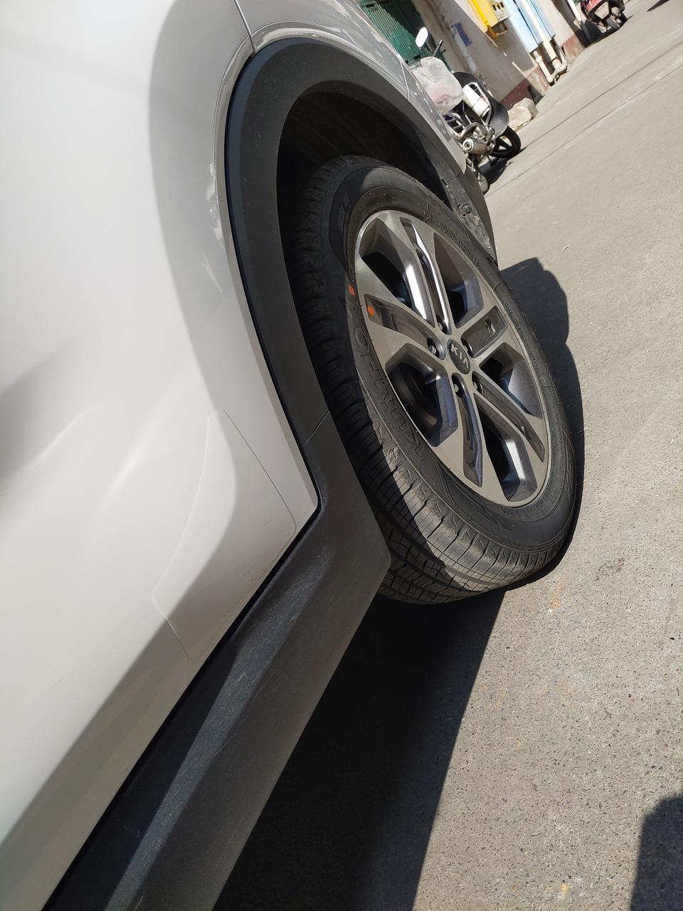 2019智跑1.4的后车门的补丁是正常的吗？