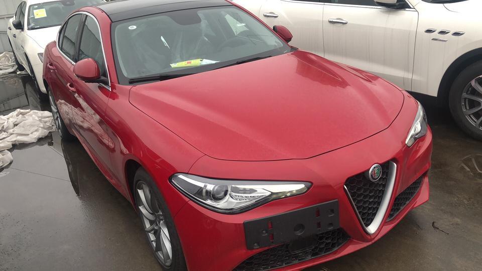 giulia-年初上海提了辆  这车操控没得说绝对是这个价位的王者！   ????????????