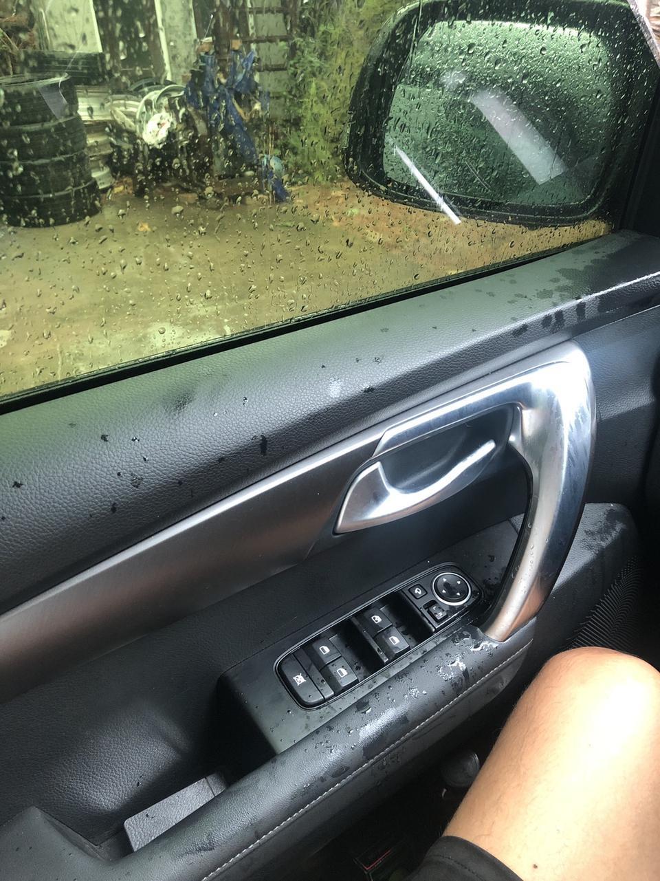 智跑-主驾驶的车窗升不起来怎么了