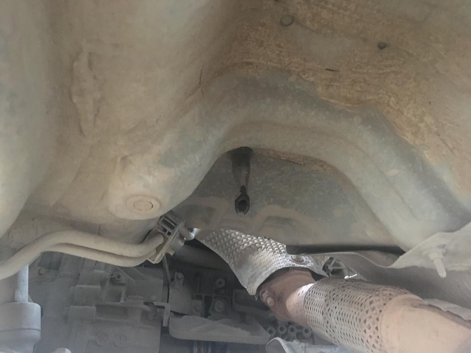 起亚智跑这里漏油怎么办