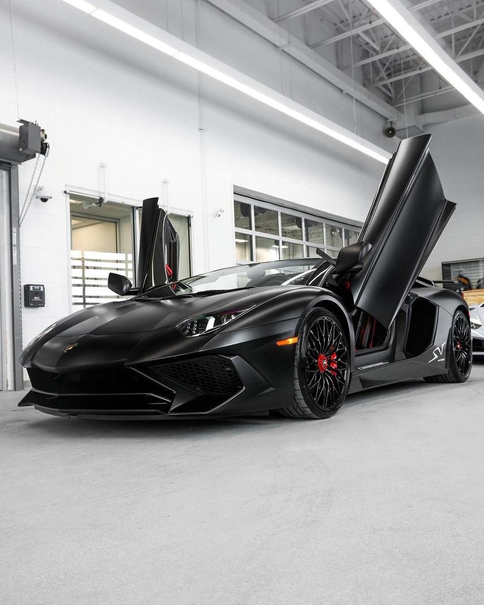 aventador-这样一款车大概多少钱