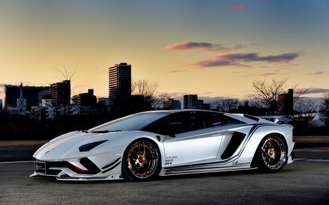 aventador-你们谁有17款大牛的选配表  求发一下！