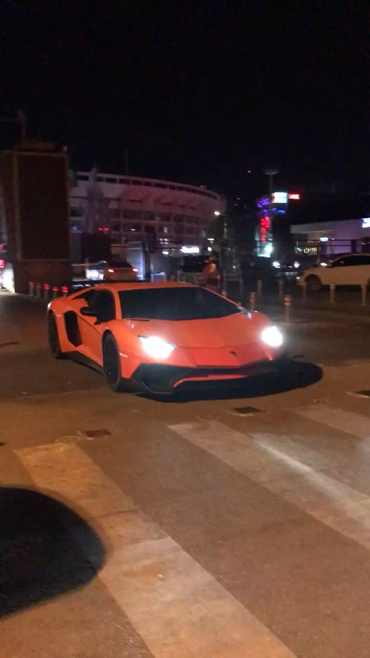 aventador-大家帮忙看看这是什么车