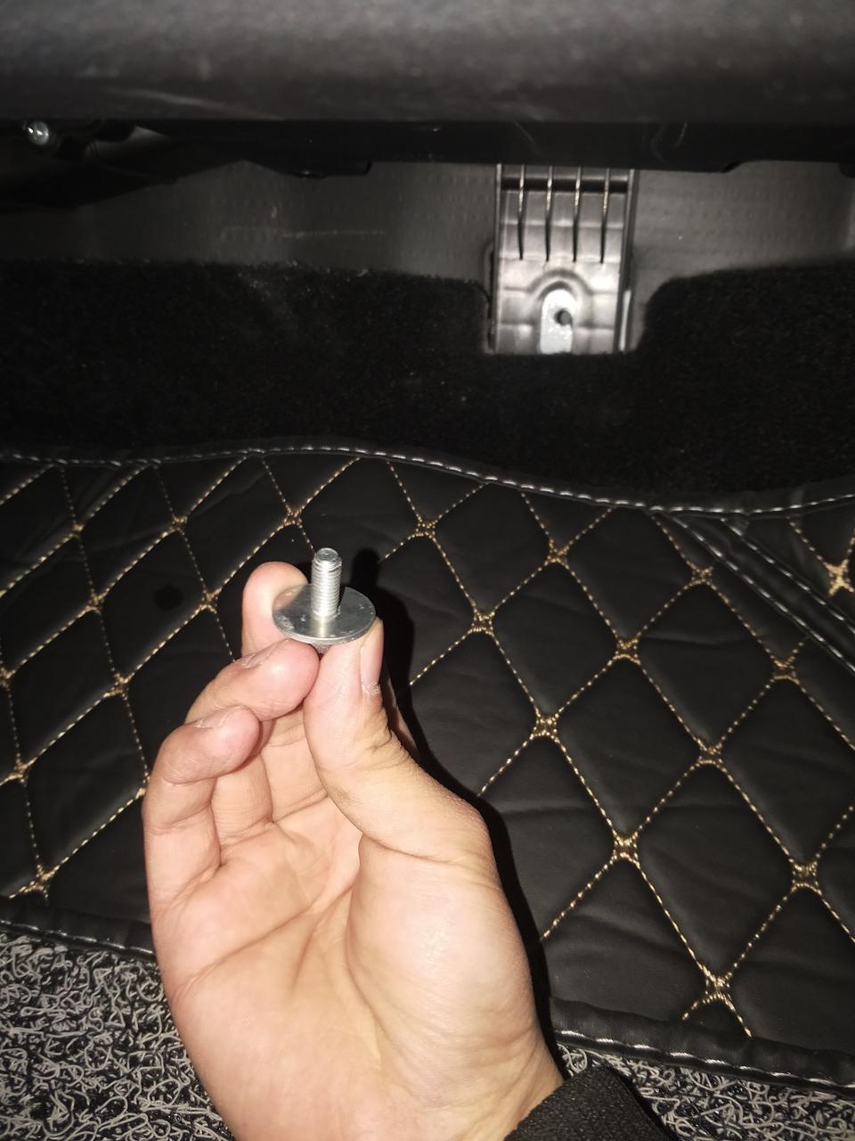 新宝骏rc-6-各位老铁，我想问下这个螺丝影响安全吗？我今天弄脚垫碰下就掉了，副驾驶