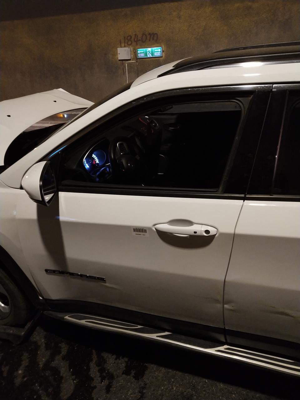 jeep指南者家享版太牛了，撞成这样了安全气囊都不会弹出…是这车没配置么？？？