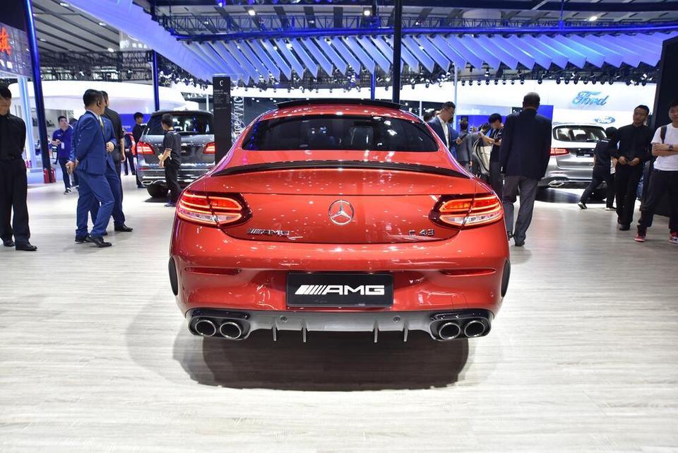 奔驰c级amg-19款C43 成都落地大概多少啊