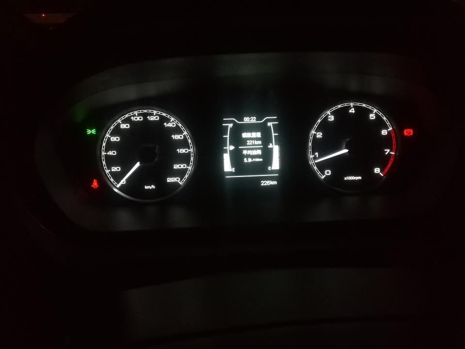 艾瑞泽5-刚提的车，有没有知道为什么挂挡，松离合有声音