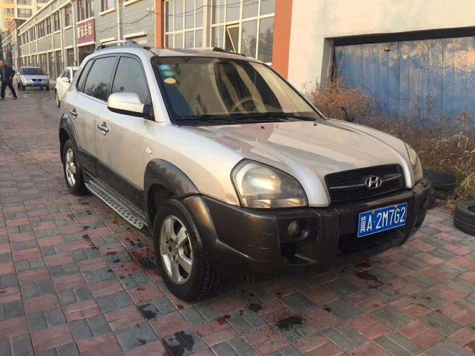 途胜-大家看看这是车，跑13万多了，09年的，自动天窗。导航真皮，多少钱敢买
