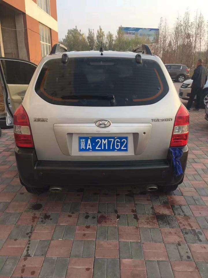 途胜-大家看看这是车，跑13万多了，09年的，自动天窗。导航真皮，多少钱敢买