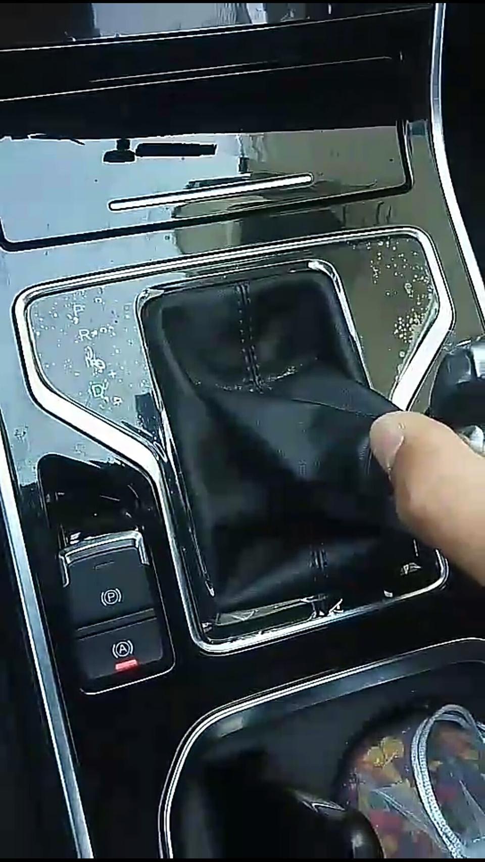 艾瑞泽5-这档位是干啥的，D档往右搬？