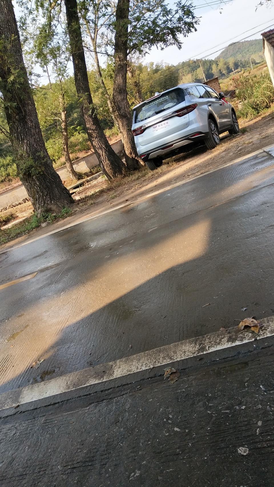 嘉际-前天刚提的车  返现 在上下坡刹车是有打齿的声音（完全刹住的情况下，声音就像手动挡没挂进档位的声音一样，开车时没有切入手动挡模式）  我是1.5轻混顶配的   有谁知道什么问题吗？  有谁和我一样的情况