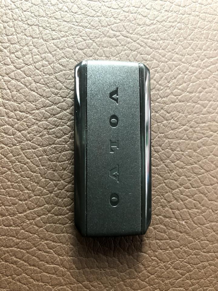 沃尔沃xc90-这玩意干啥用的？插在哪里