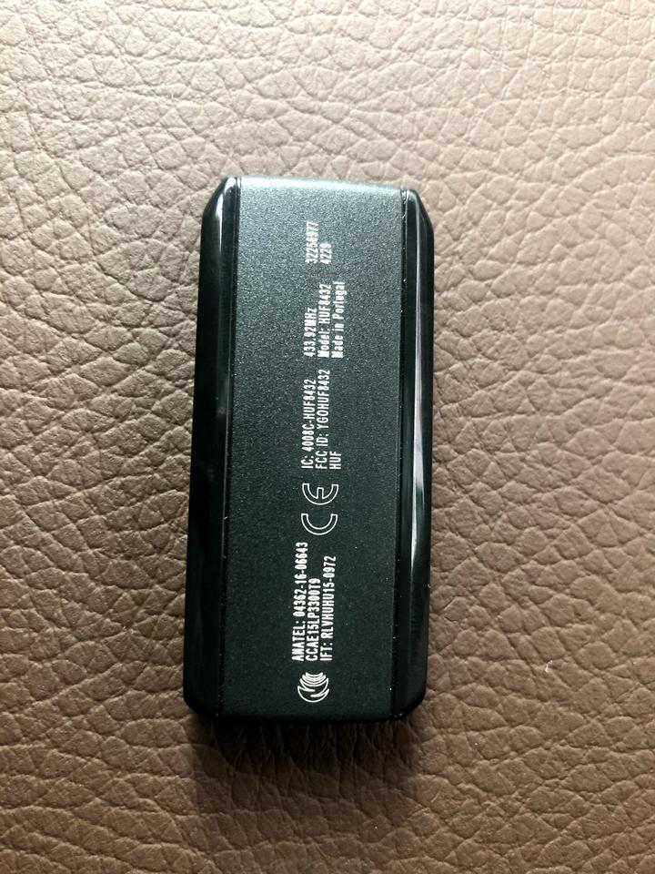 沃尔沃xc90-这玩意干啥用的？插在哪里