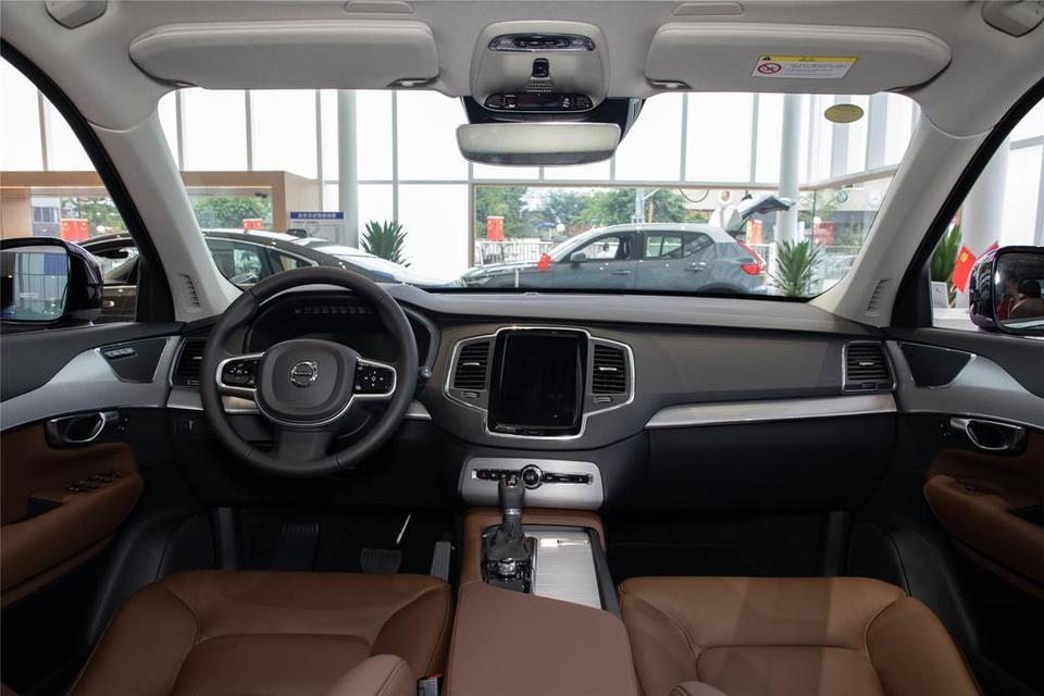 沃尔沃xc90-xc90车内有氛围灯吗？
还没到实体店去看呢。