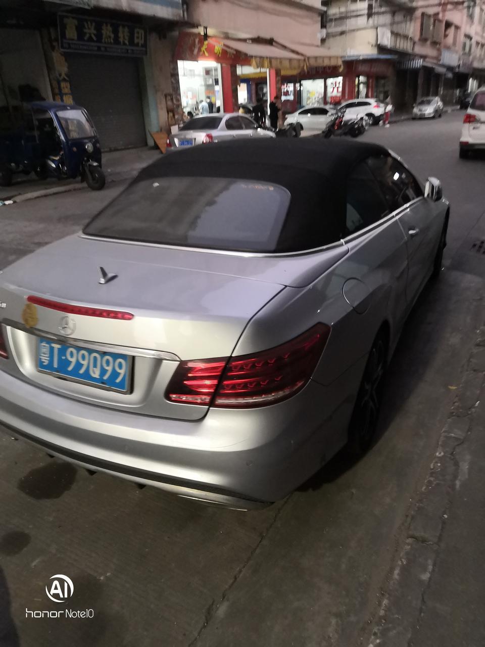 奔驰e级(进口)-这台大奔贵吗，改装过吗，什么型号