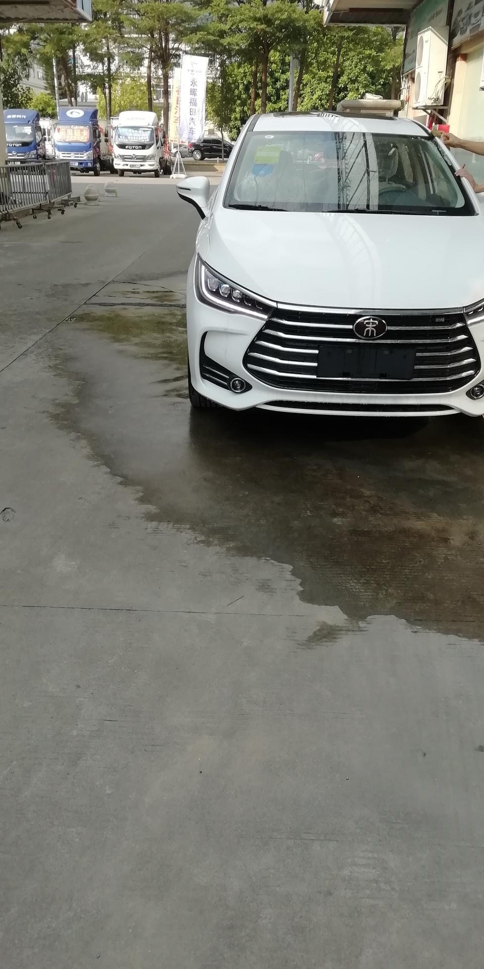 宋max-刚提新车2019款，智联睿逸天窗版（9.19万）请问有没有同款车友，你们的车有没有上坡辅助？在哪个位置啊，怎么我的找了半天找不到？