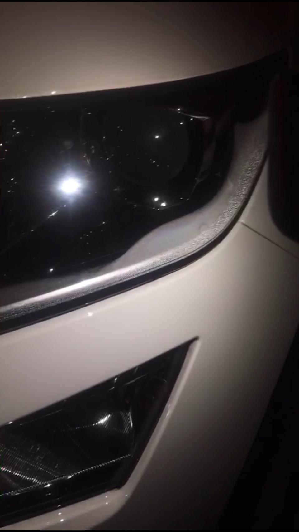 买柯迪亚克的朋友，我的车刚提了八天天-昨天下雨开了就发现前大灯里有雾气-水汽-这是怎么回事-大家有吗？