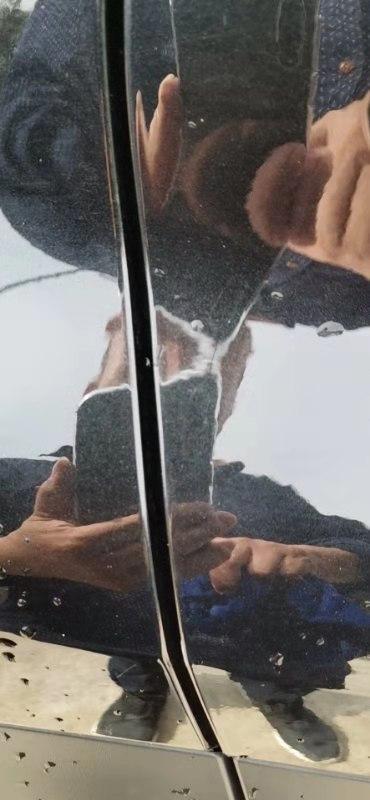 雷克萨斯nx-急求各位nx车友，后门和后备箱的缝隙是不是比前门的大一些的