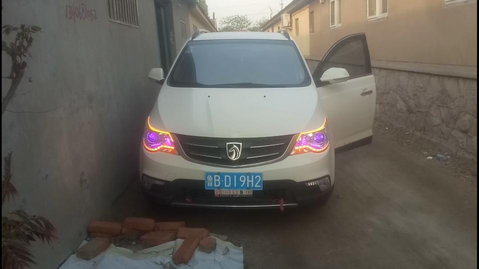 我车先是3杠失火，又变成2杠失火，给不上油，车抖的厉害，换了火花塞，清洗了节气门，喷油嘴，换了机油机滤，汽滤，，，怠速好没事，故障灯也消除了，但是一上路就白搭，发动机故障灯又亮了…，，，我就是正常开着开着就这样了，真头痛了，我车是宝骏730/////1.5L的