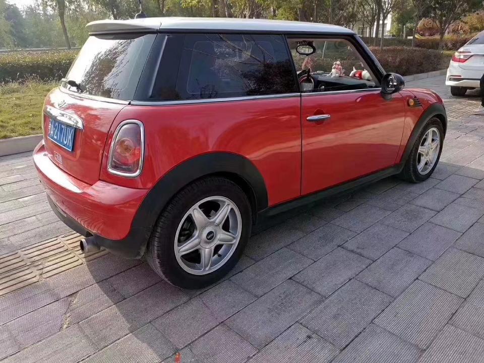 2010版的宝马mini二手车7.5W值得购买吗？