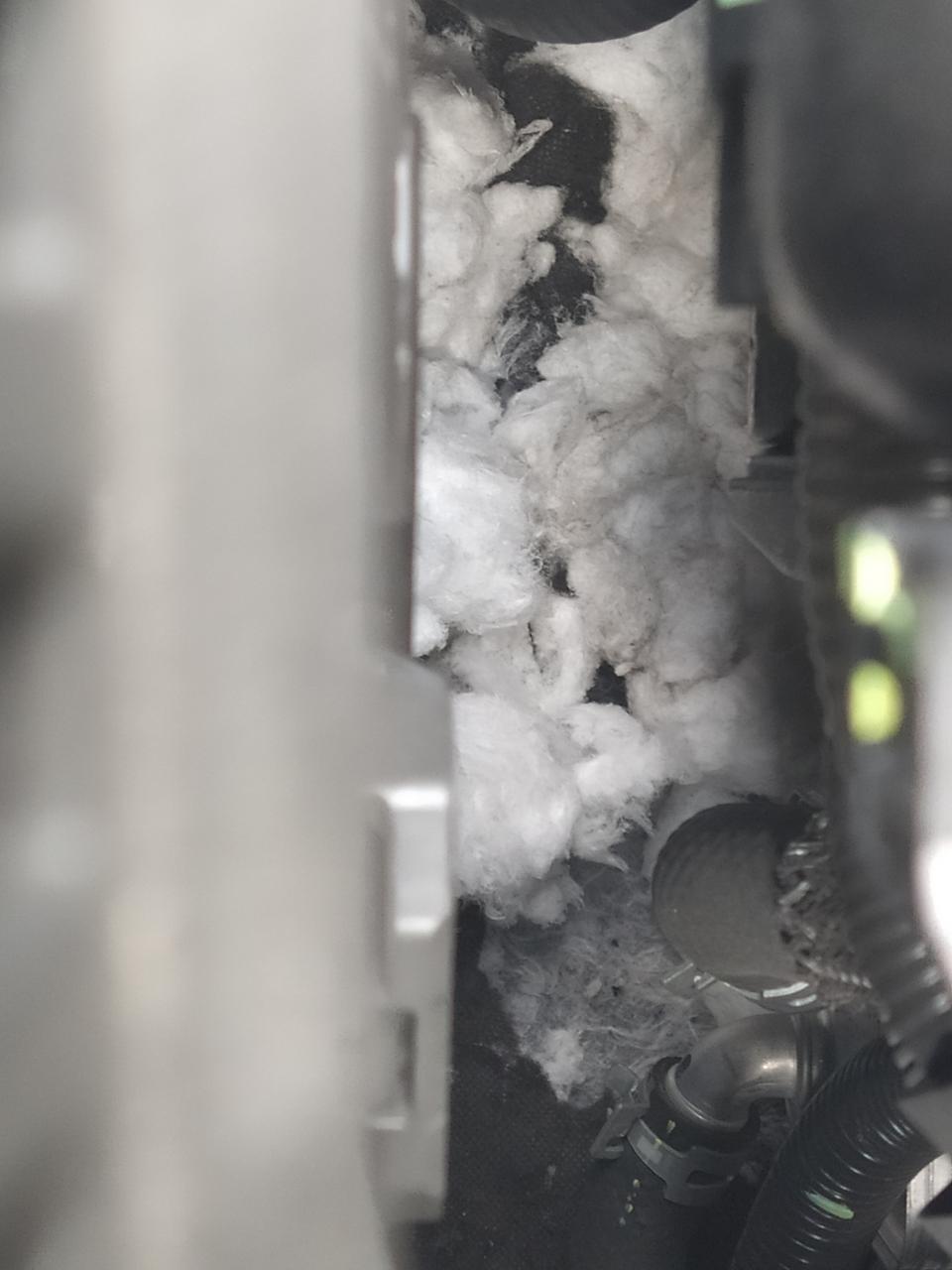 奕泽izoa-各位大哥  我的奕泽发动机下面的隔热棉被老鼠咬坏了   请问一下这有问题吗？如果有  要换的话得多少钱  谢谢了个位