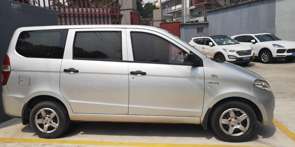 五菱宏光-大家看看这是什么车14款的，新车大概多少钱