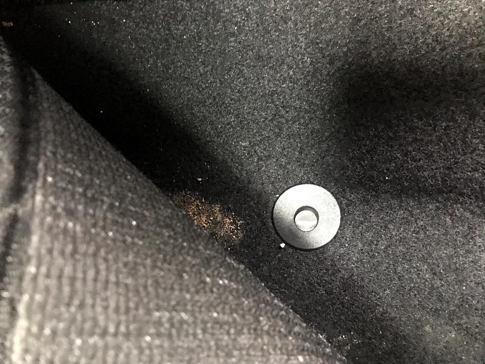 传祺gm6 尊享版的主驾驶地板上这个是什么东？