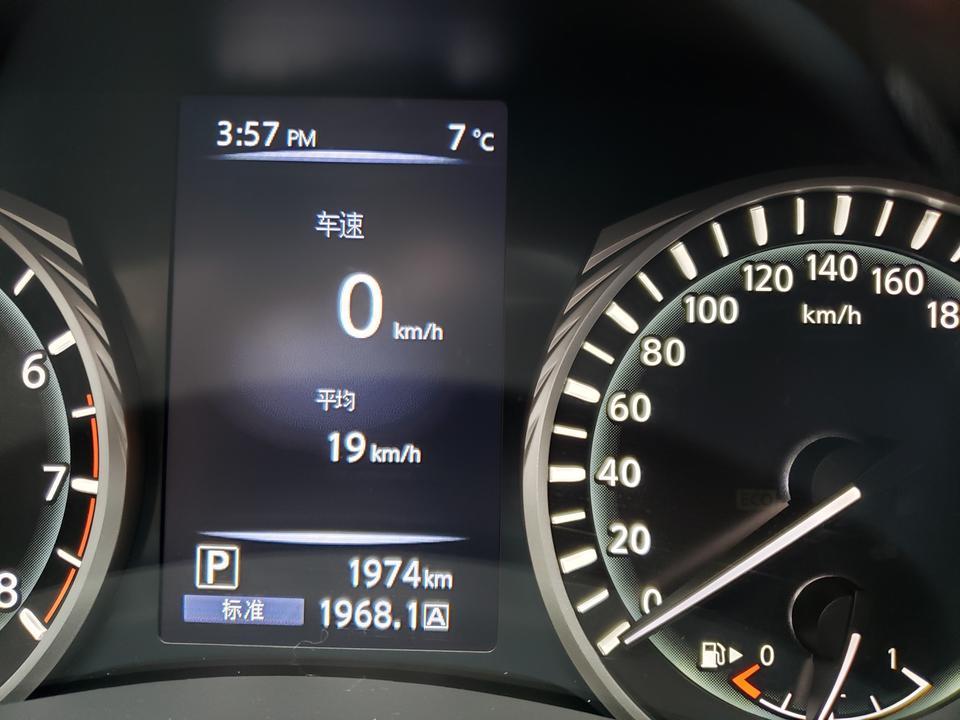 英菲尼迪q50l-9月提的车 主驾驶位正常吗    开了2000km