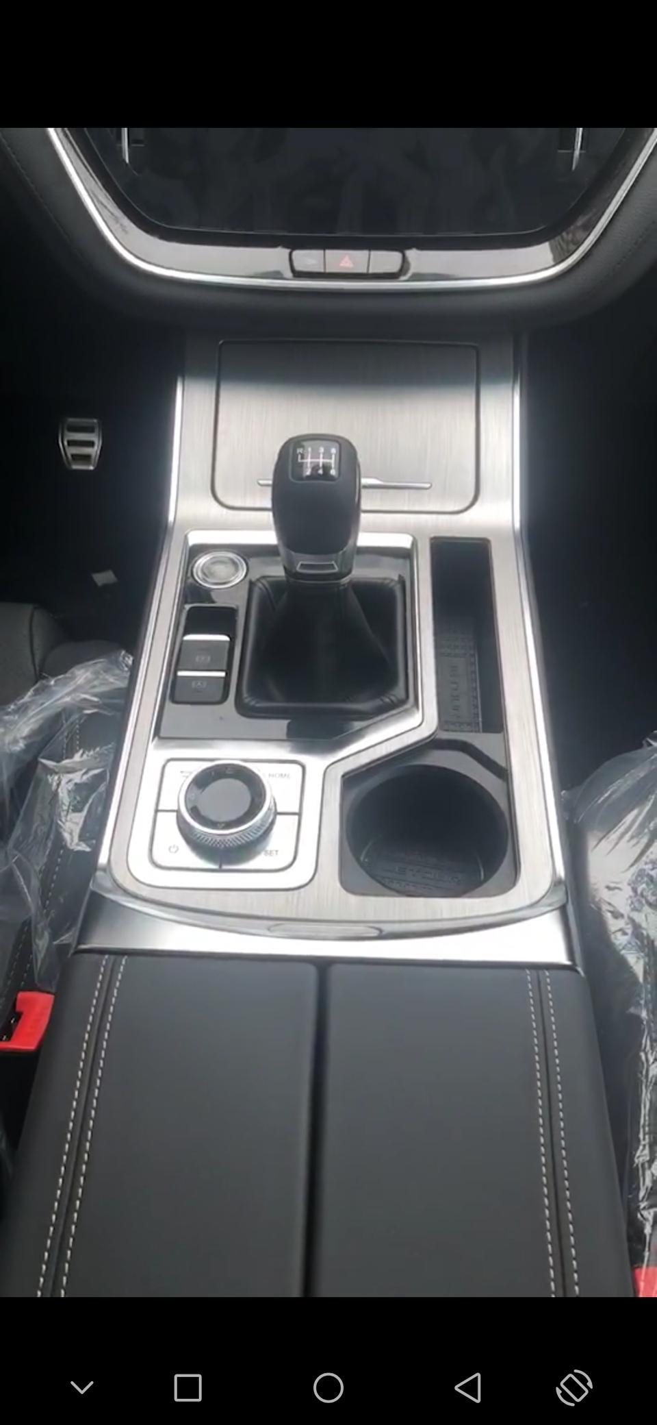捷途x70-问一下手悦版，有上坡辅助功能，上坡的时候会不会溜车。