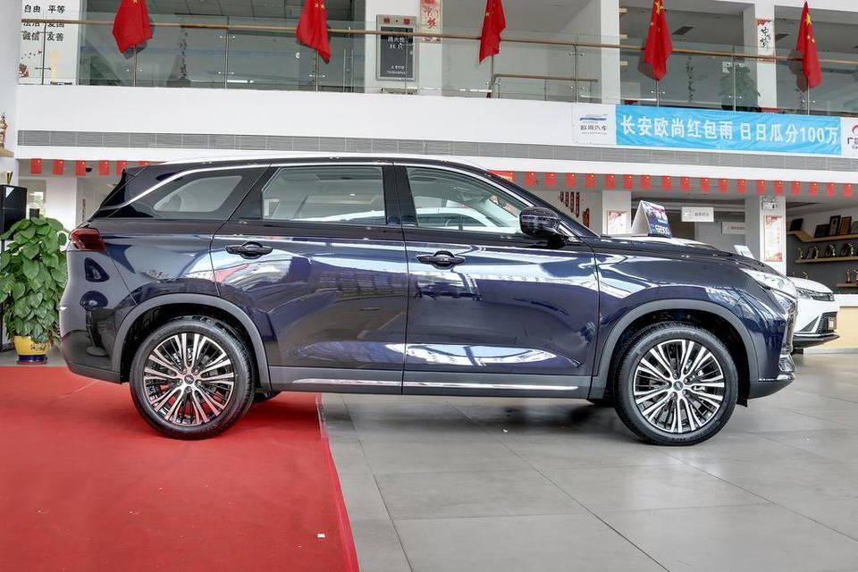 捷途X70手动畅行版和长安欧尚X7手动精英版，同等价位，尺寸也差不多，轴距X7要比X70长几公分，该怎么选，好纠结。