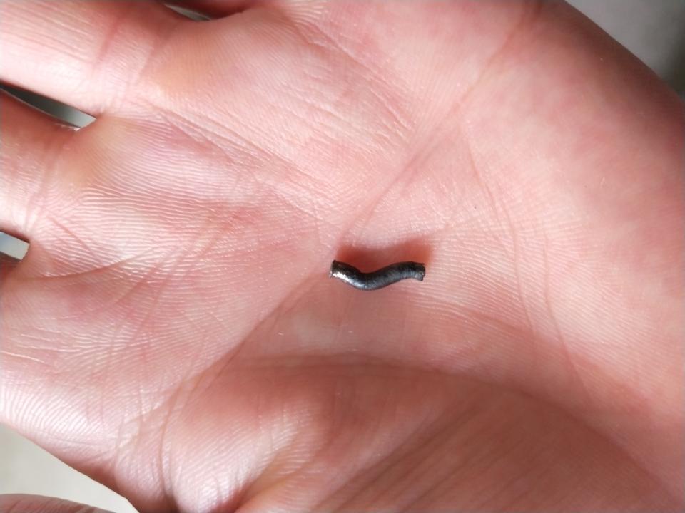捷途x70-车友们  问一下  这种情况有没有问题  轮胎扎了一颗断的小钉子   扎进去的钉子刚好和排水槽一样平  拔出来不漏气  问题大吗