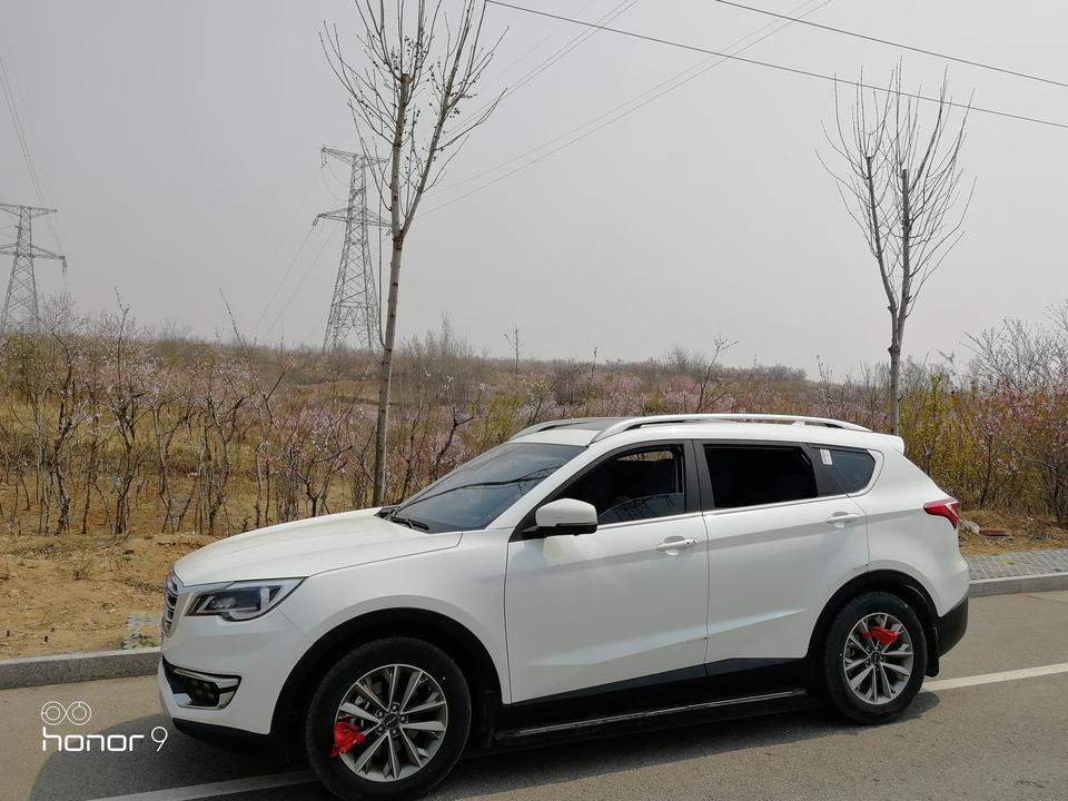 捷途x70-捷途 X70 自动悦行版  上高速跑直线 方向盘是斜的  斜左边跑直线可以 但方向回正 车就跑偏了   是怎么回事啊  ？刚提车10天