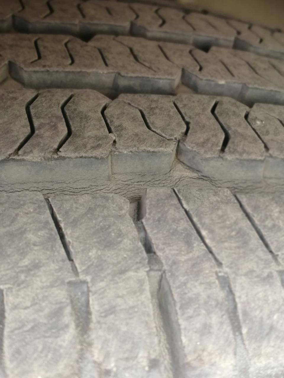 哈弗f5-14年的越野车，想跑高速拉个1000多斤东西，跑高速！大神门帮忙看下这轮胎还能跑吗？
现在在外地，打算五一左右换轮胎！