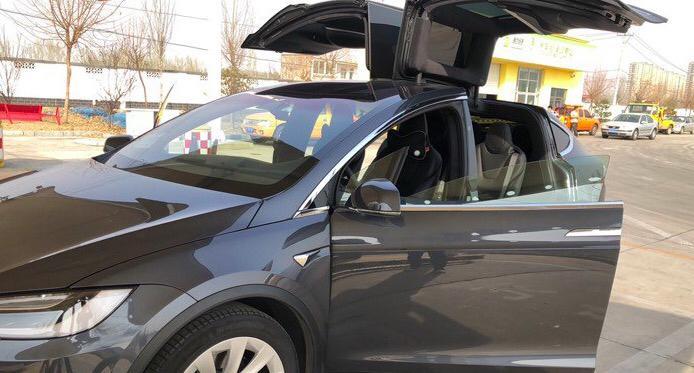 model x-刚提100D，物业不让安装充电桩
刚提回来，充电桩也收到了，跟物业多次沟通无效，禁止业主在自有车位安装充电桩，并且他们自己会高价出售充电桩车位，加价十几万元，找了一堆理由什么安全隐患之类的，应该如何解决，有没有成功案例，求方法