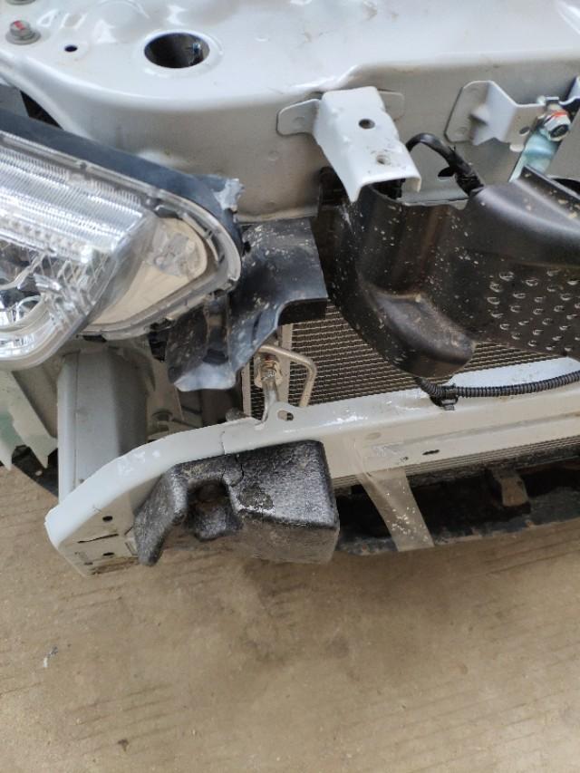 劲炫asx-三菱18款劲炫谁买谁上当!防撞钢梁有等于没有一样！纸一样薄还带弯!你想能防撞吗?配图!