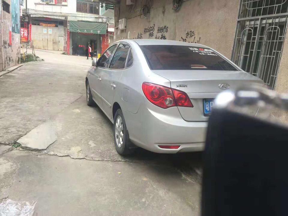 这种现代悦动以前要多少钱