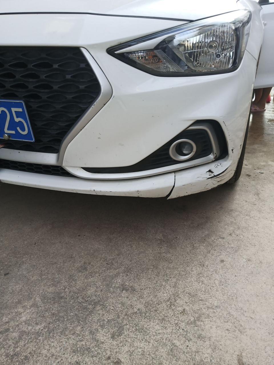 悦动-前保险杠被撞坏了，换保险杠得多少钱？请好心人给个价格