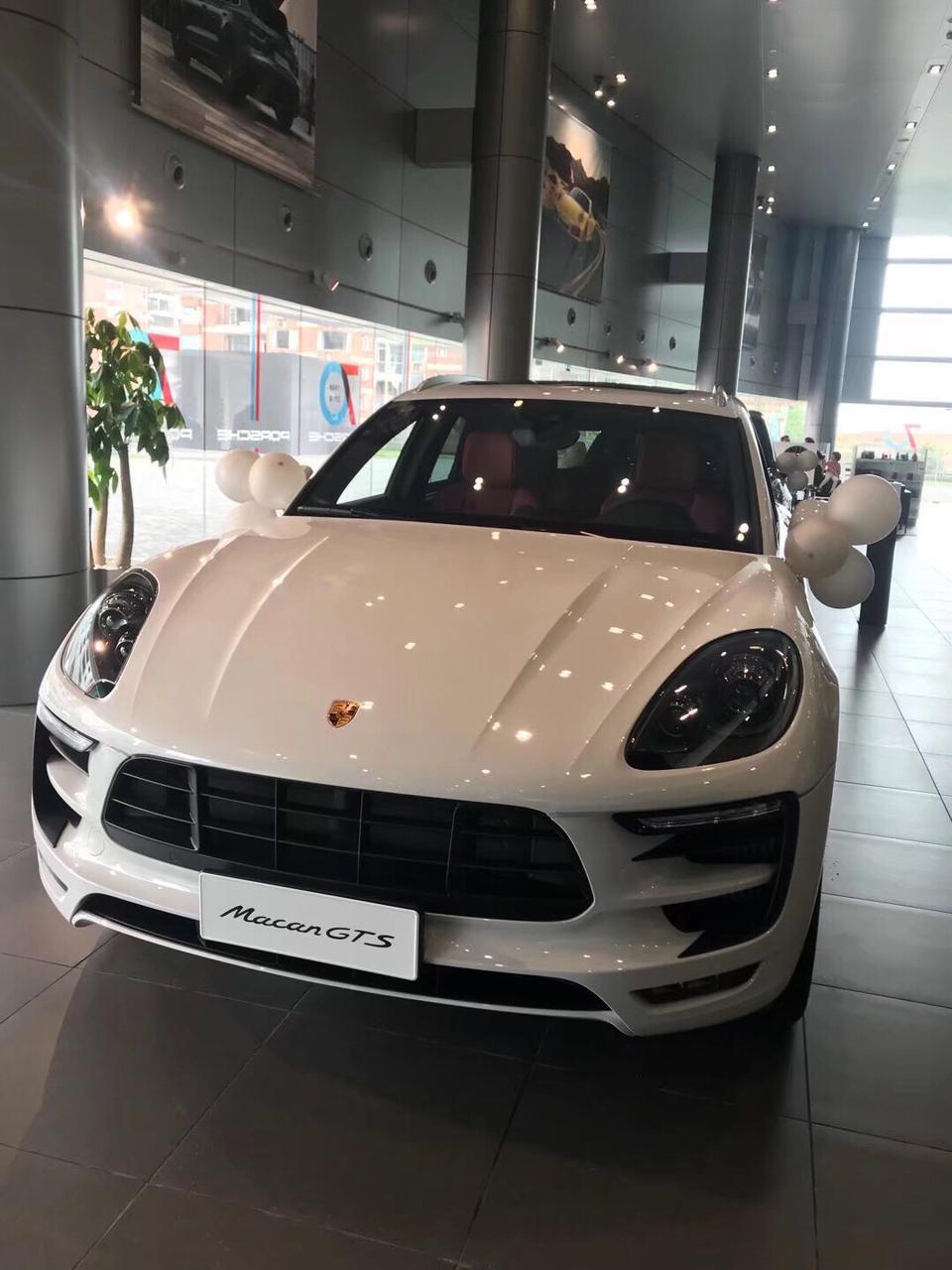 macan-新车，新手，问一下玛卡gts  只能用蓝牙连接车吗？为什么我蓝牙连起的时候 一插usb充电，就会断掉蓝牙  还有，我手机用导航的时候一插电就没有声音   手机苹果7p   为啥啊为啥  求指教