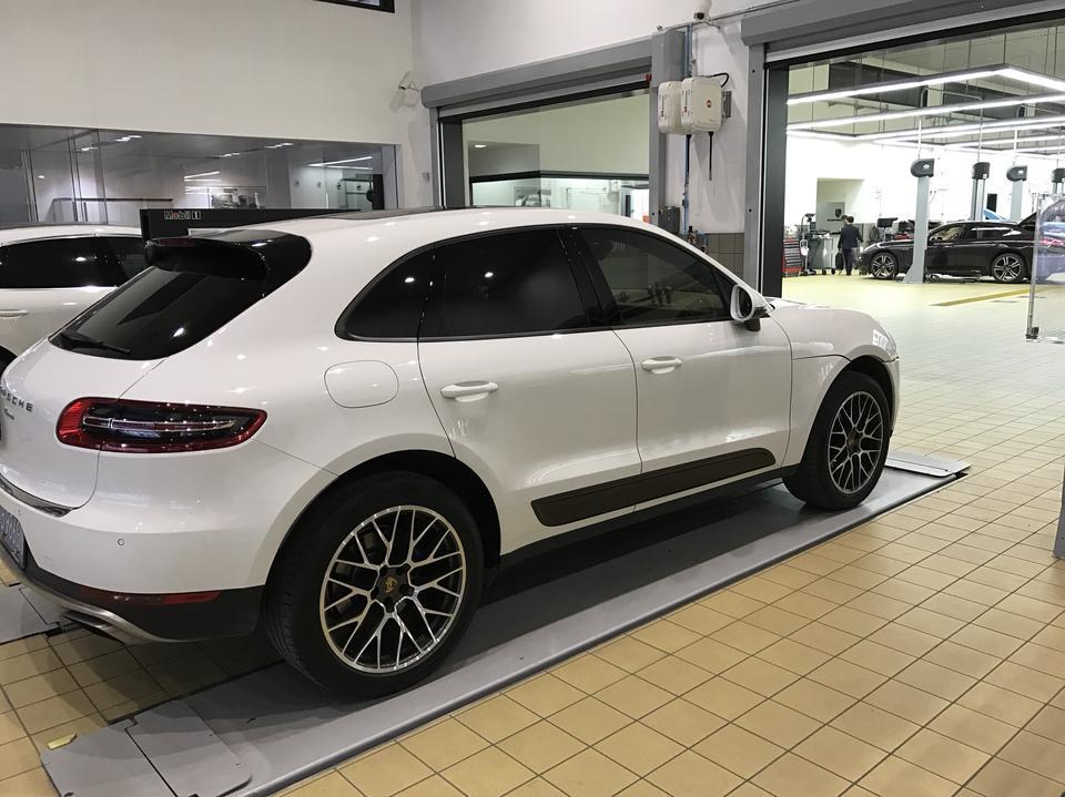 macan-迈卡的车友们有发现低档顿挫吗？最明显是倒档的时候，有高人指点吗？