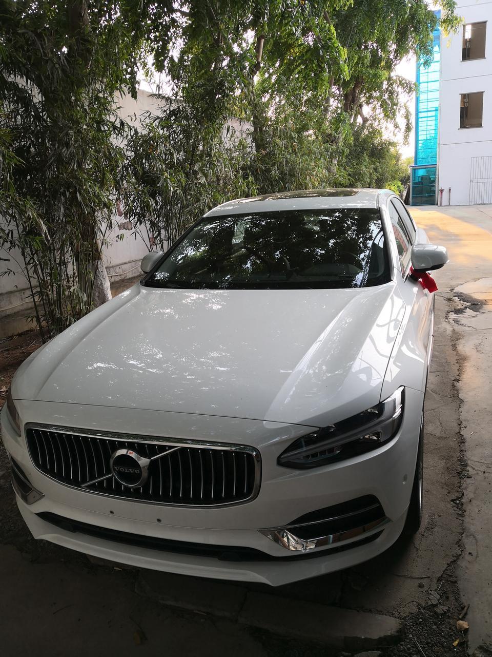 沃尔沃s90-提的新车s90智远  感觉驾驶室的门得用很大的劲才能关上  有遇到同样问题的车友吗？
