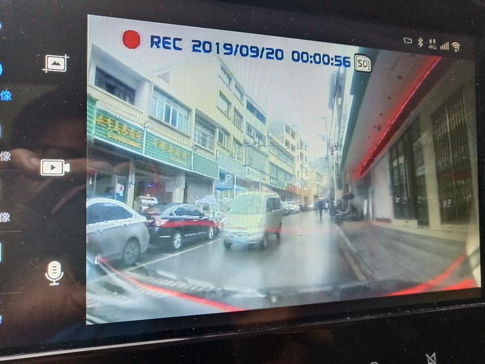 远景x6-我就想问下  这款车的行车记录仪清晰度那么差得吗？对面的车牌都看不清楚？
