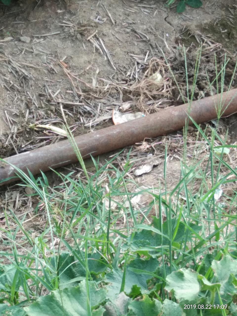 远景x6-今天下午掉头起步的时候右边轮子好像从这根铁管压过去了，这么粗个管子，对车有没有什么损伤？