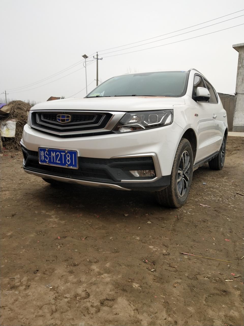 远景x6-强大的车友们 请问吉利远景SUV旗舰版 首保换什么样的机油好？还有就是原车自带的360度倒车影像太模糊了 能不能换？  坐等强大的车友回☺☺☺☺