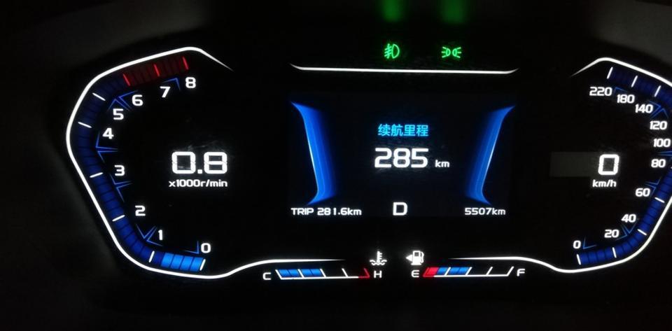 远景x6-我是18款1.4T顶配远景SUV我这车油耗怎么就这么高呢？加340元的油400公里，我觉得油表显示也太不准了。请问大家是不是一样的呢，油表和实际油耗差得太大了。