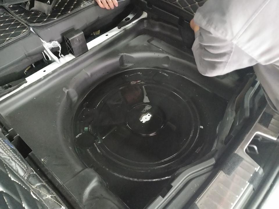 本人17款领克01型pro，目前34000公里！第一批车主都为吉利做了小白鼠，天窗漏水，车机智障！领克也没有一个说法吗？