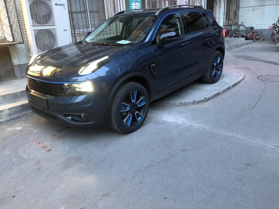 领克01-请问19款耀pro的carplay如何连接？插上数据线一直按着语音按钮不管用，下载了驾驶伴侣但是无法打开手机app